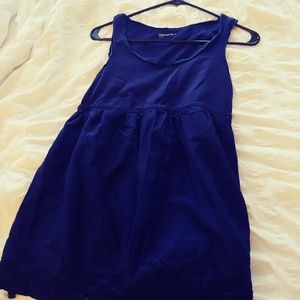Gap maternity tank, navy, stretchy bust, lace edge
